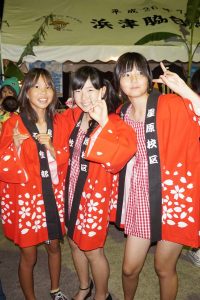 種子島の星原夏祭りの美少女達の踊り5
